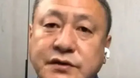 “东契奇震撼掘金，精准投篮独领风骚，湖人全新战术助威胜利”